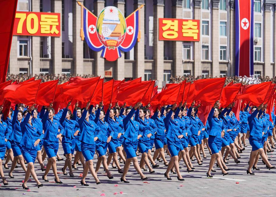 Corea del Norte celebra su 70 aniversario con un desfile militar sin misiles.