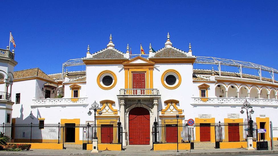 Fachada principal de la Real Maestranza de Caballería de Sevilla