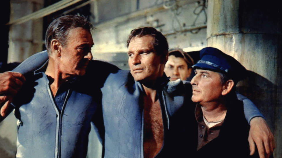Este miércoles, en TRECE, descubre el “Misterio en el barco perdido” con Gary Cooper y Charlton Heston