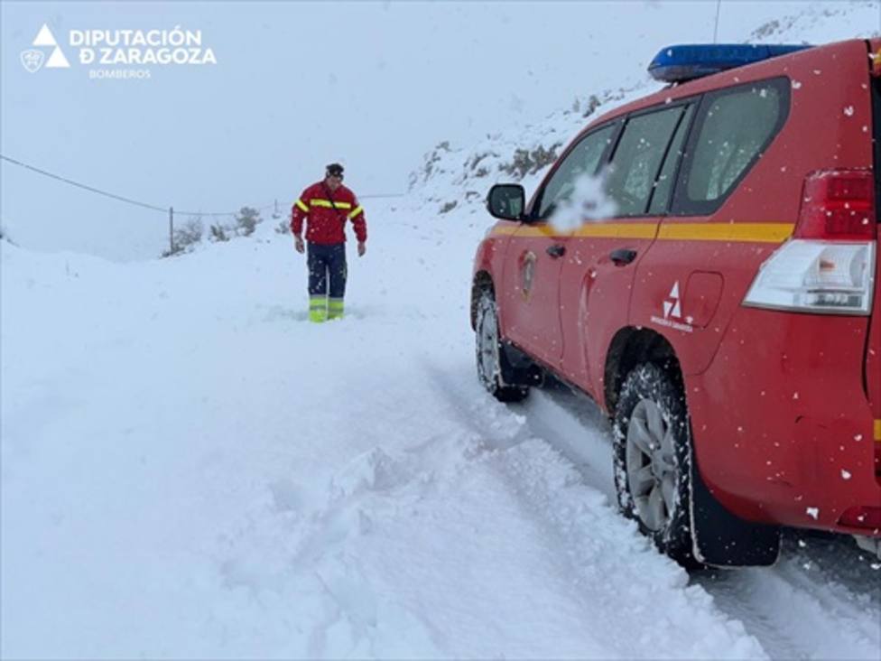Rescatados los ocupantes de 7 vehículos atrapados en carreteras de Zaragoza