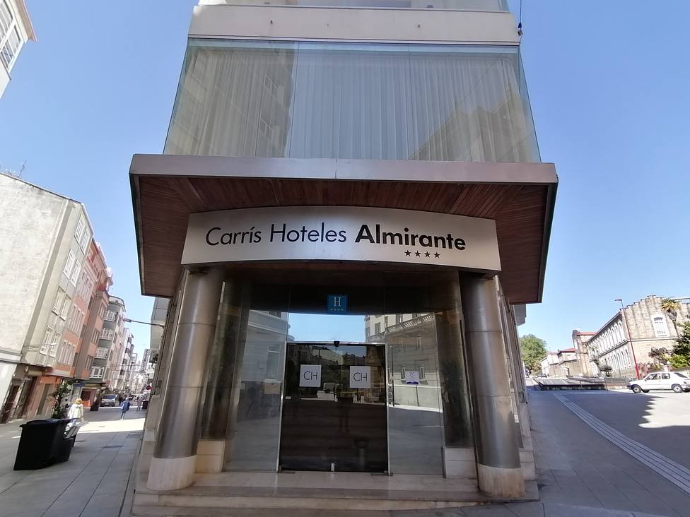 Entrada principal del Hotel Carris Almirante de Ferrol