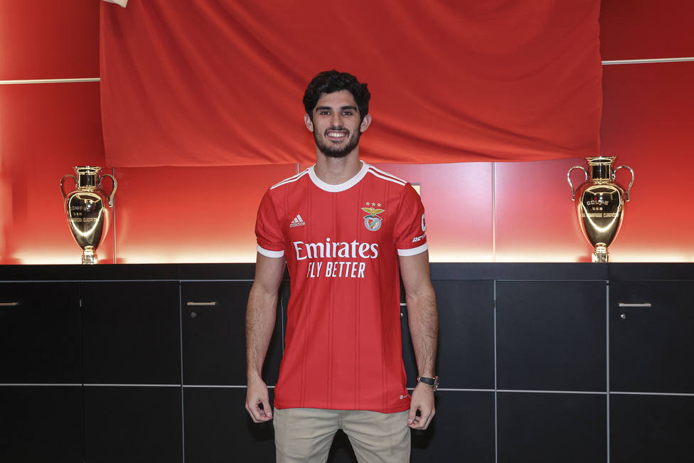 Guedes chega ao Benfica por empréstimo;  Leandro Trossard assina com o Arsenal – Futebol Internacional
