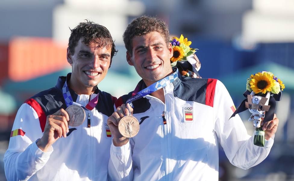 Nicolas Rodriguez y Jordi Xammar con el bronce conseguido en 470 de vela