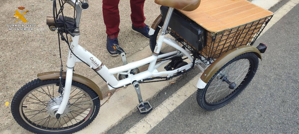 en Rioja un hombre de 80 años por circular con un triciclo eléctrico sin casco y seguro Logroño - COPE