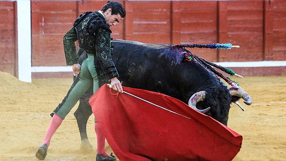 Juan Ortega durante su actuación esta temporada en la plaza de toros de Manzanares (Ciudad Real)