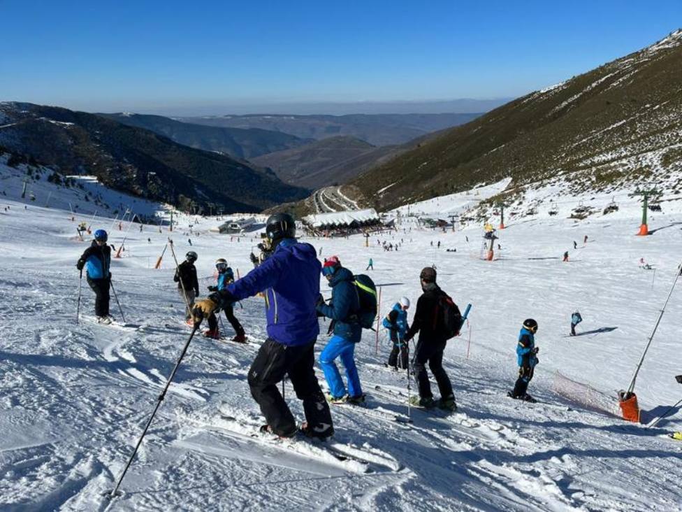 La estación de esquí de Valdezcaray logra abrir 58 días en un invierno cálido en La Rioja