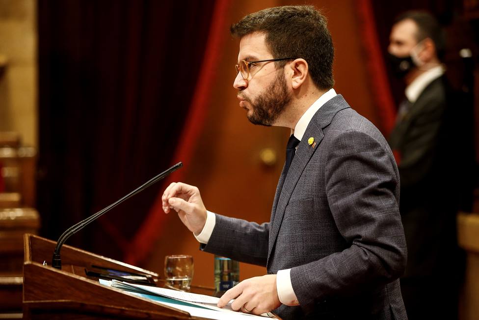 Un sondeo sitúa a ERC como ganador de las elecciones catalanas del 14-F, pero con JxCat recortando ventaja