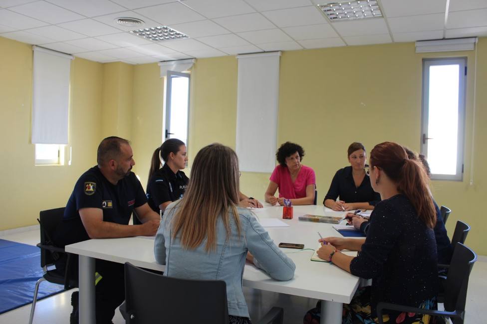 El Ayuntamiento celebra una reunión de coordinación del Punto Violeta con cuerpos de seguridad