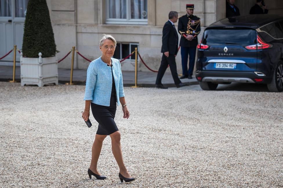 Élisabeth Born, actual ministra de Trabajo, es nombrada primera ministra de Francia