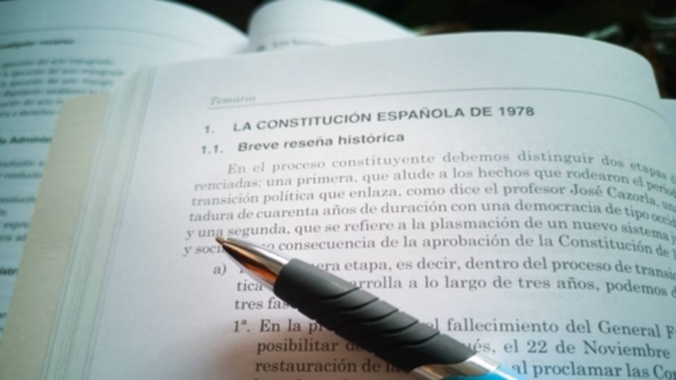 Imagen Constitución Española