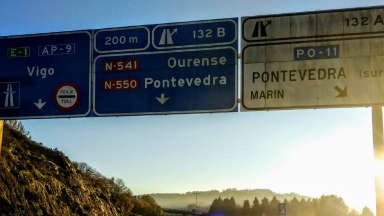 Un camión pesado paga unos 300 euros cada día por viajar de Tui a Ferrol ida y vuelta