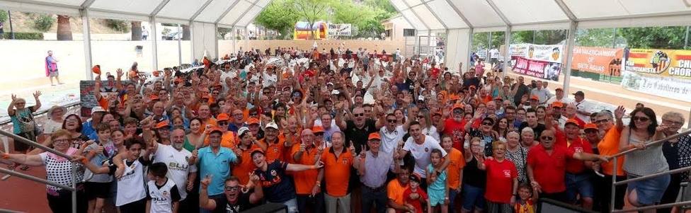 Las Penas Del Valencia Cf Levantan La Voz Deportes Cope Valencia Cope