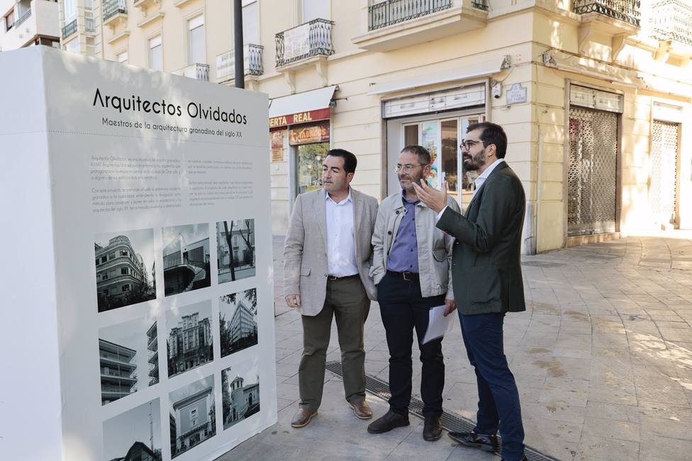 Granada.- Una exposiciÃ³n repasa en Puerta Real la historia reciente de la arquitectura granadina