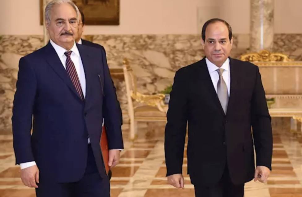 El mariscal Jalifa Haftar y el presidente de Egipto, Abdelfatá al Sisi