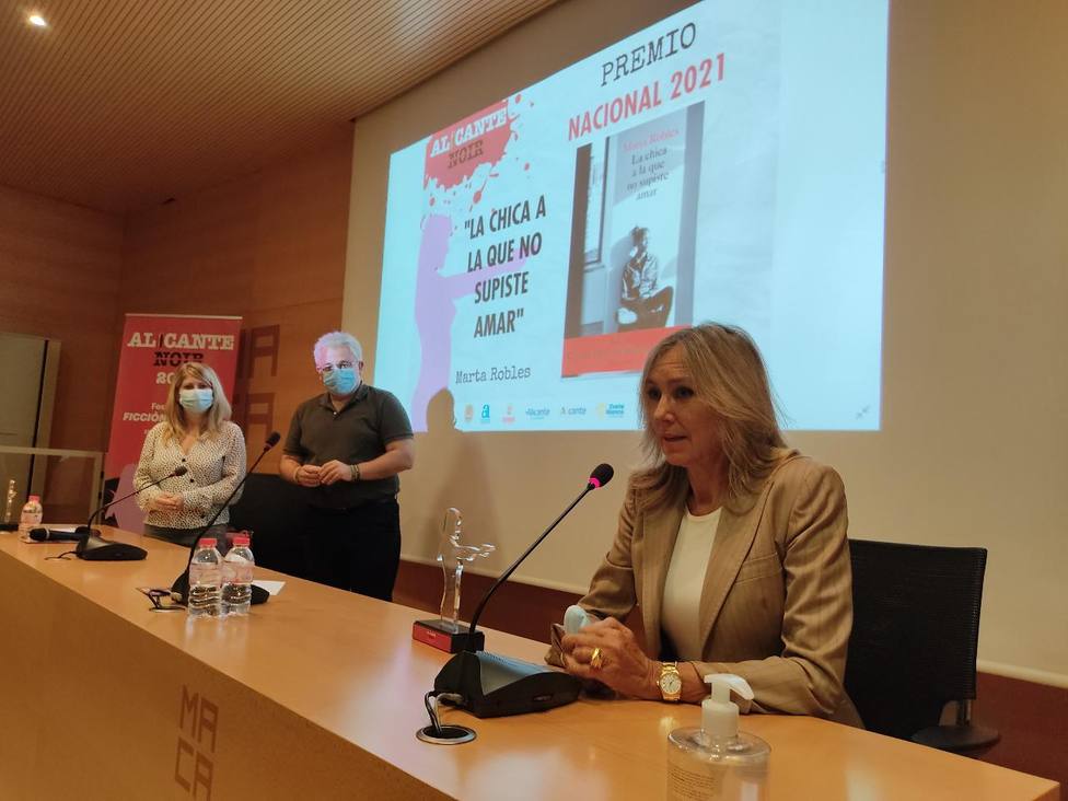 Marta Robles, ganadora del Premio Nacional que otorga Alicante Noir 2021
