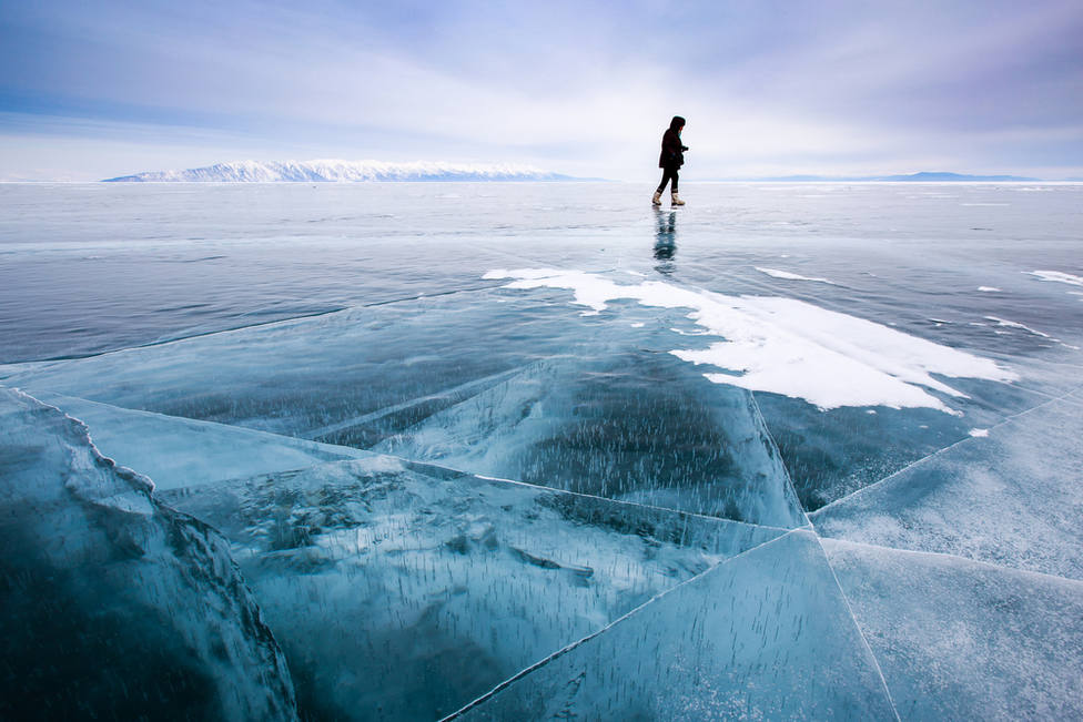 ¿Por qué el hielo se forma en la superficie?